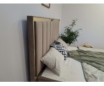 Modernes Bett 200x200 cm für Appartment, Ehebett, Hotelbett, hohes Kopfteil mit goldenen Zierleisten, BAHAMA 1M Modernes Bett 200x200 cm für Appartment, Ehebett, Hotelbett, hohes Kopfteil mit goldenen Zierleisten, BAHAMA 1M