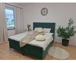 Elegantes Bett 180x200 cm für Schlafzimmer, Ehebett, Hotelbett, Kopfteil mit Polsternagelband, PRESTO 1M