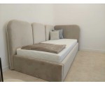 Eckbett 100x200 cm RECHTS mit weichen Seitenteilen und Bettkasten, Velvetstoff Riviera 21 seidengrau,  MARGO SM 02