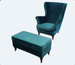 Sessel mit Hocker